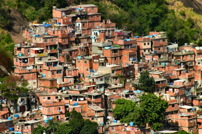 Um curioso caso de valorização imobiliária está acontecendo no mercado de imóveis no Rio de Janeiro. Quem pensa que apenas os bairros de luxo valorizam deve mudar de opinião.
