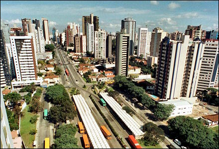 Curitiba é a capital brasileira onde os imóveis mais se valorizam. Na comparação de maio de 2013 com abril do mesmo ano, o valor do metro quadrado subiu 3,3%. Esse […]